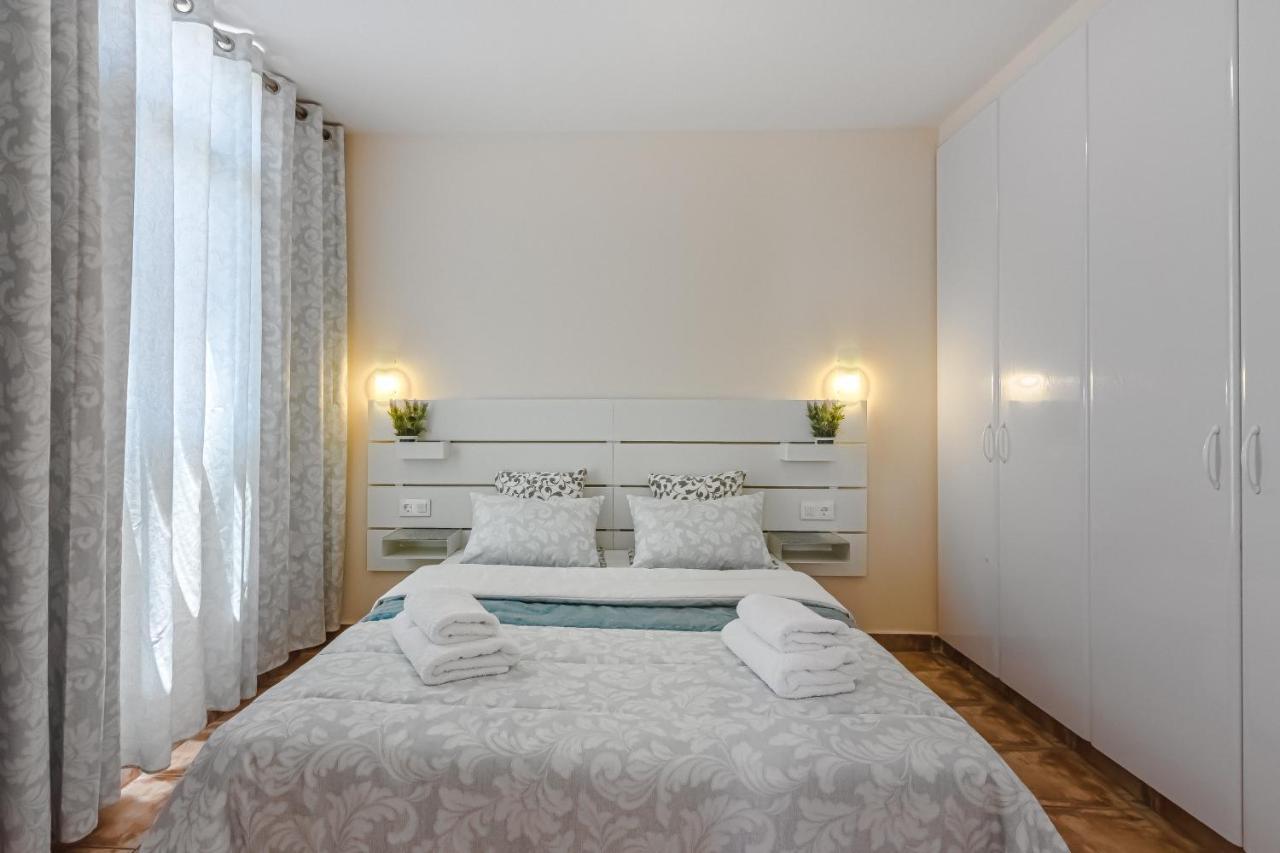 Apartment Apart America - 150 Meters From The Beach, Free Wi-Fi Arona  Eksteriør billede