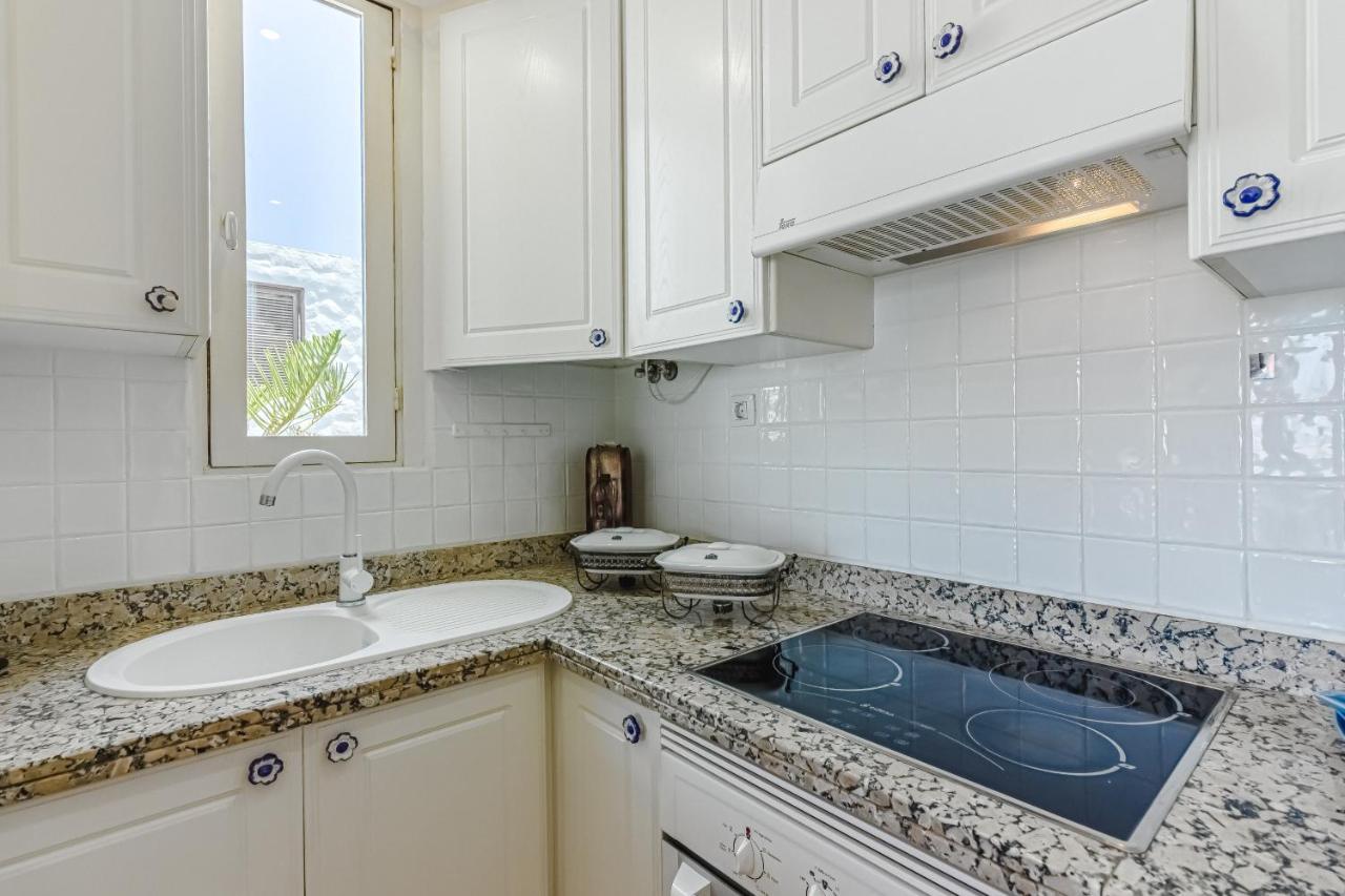 Apartment Apart America - 150 Meters From The Beach, Free Wi-Fi Arona  Eksteriør billede