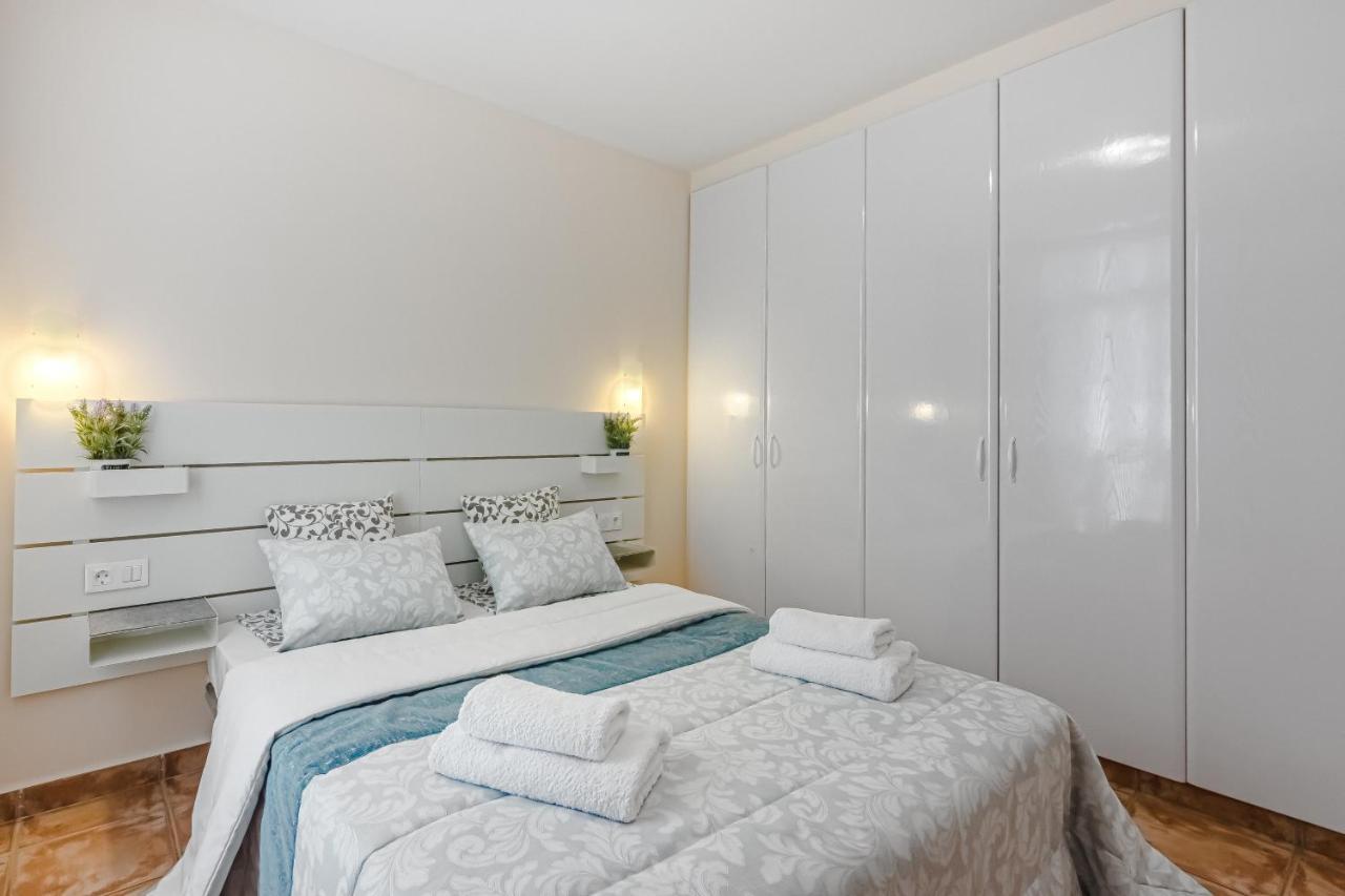Apartment Apart America - 150 Meters From The Beach, Free Wi-Fi Arona  Eksteriør billede
